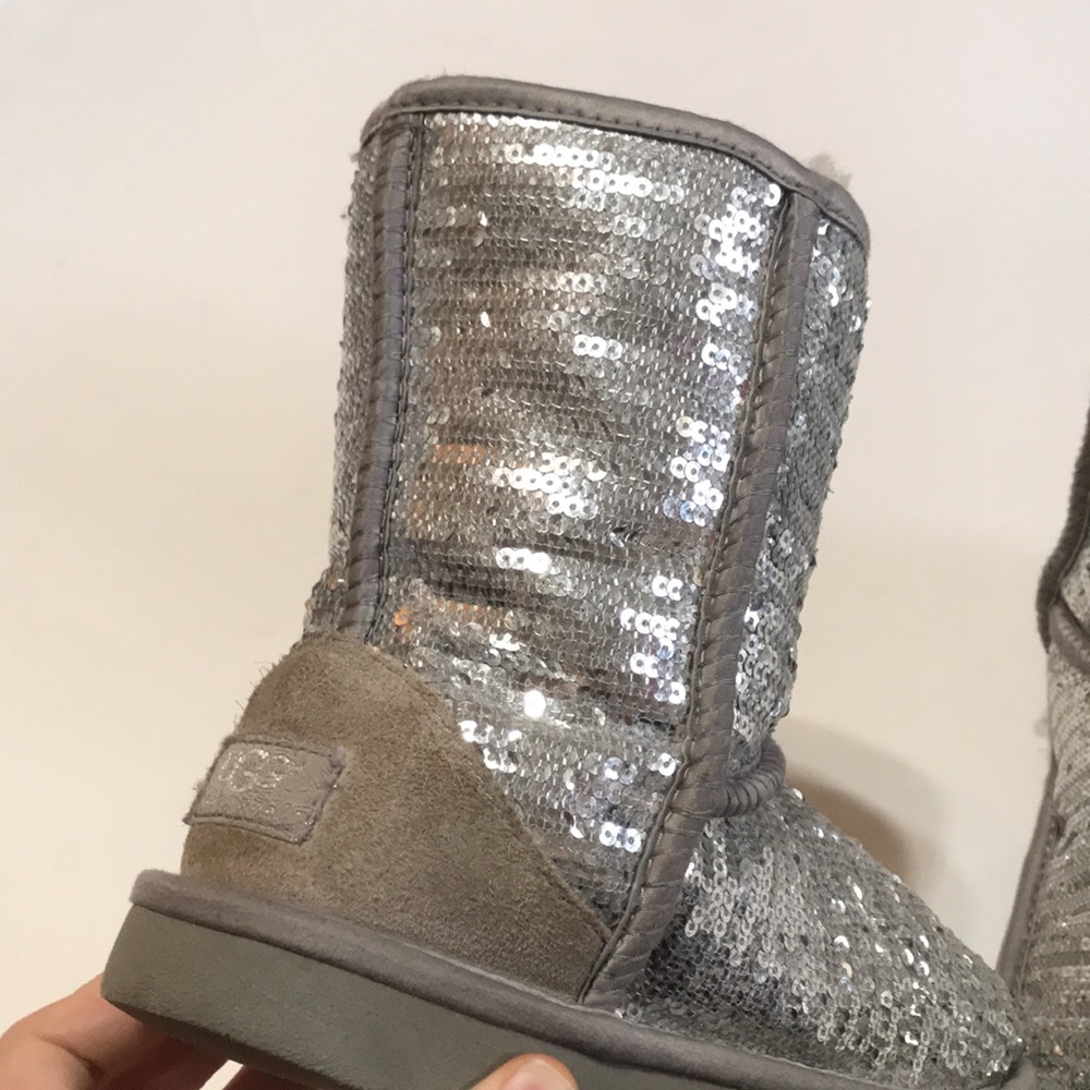 UGG Australia Classic Short Boot Silver Sequin Kid 4 Sheepskin Essential Sparkle - Picture 8 of 17